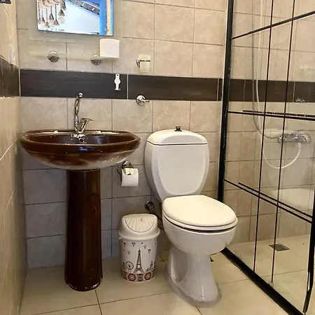 Гостьовий будинок Zbb &